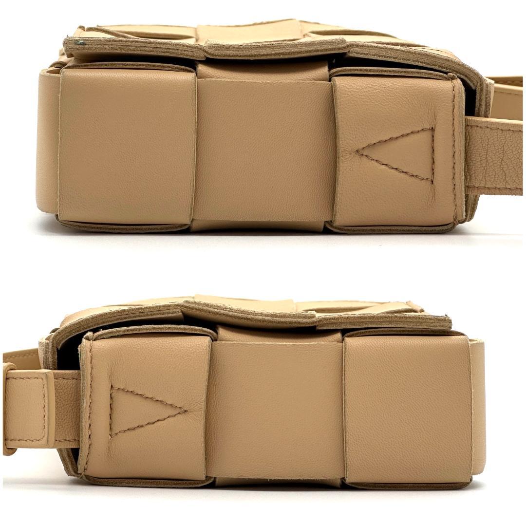 【極美品】ボッテガヴェネタ　マキシイントレチャート　カセット　ショルダーバッグ