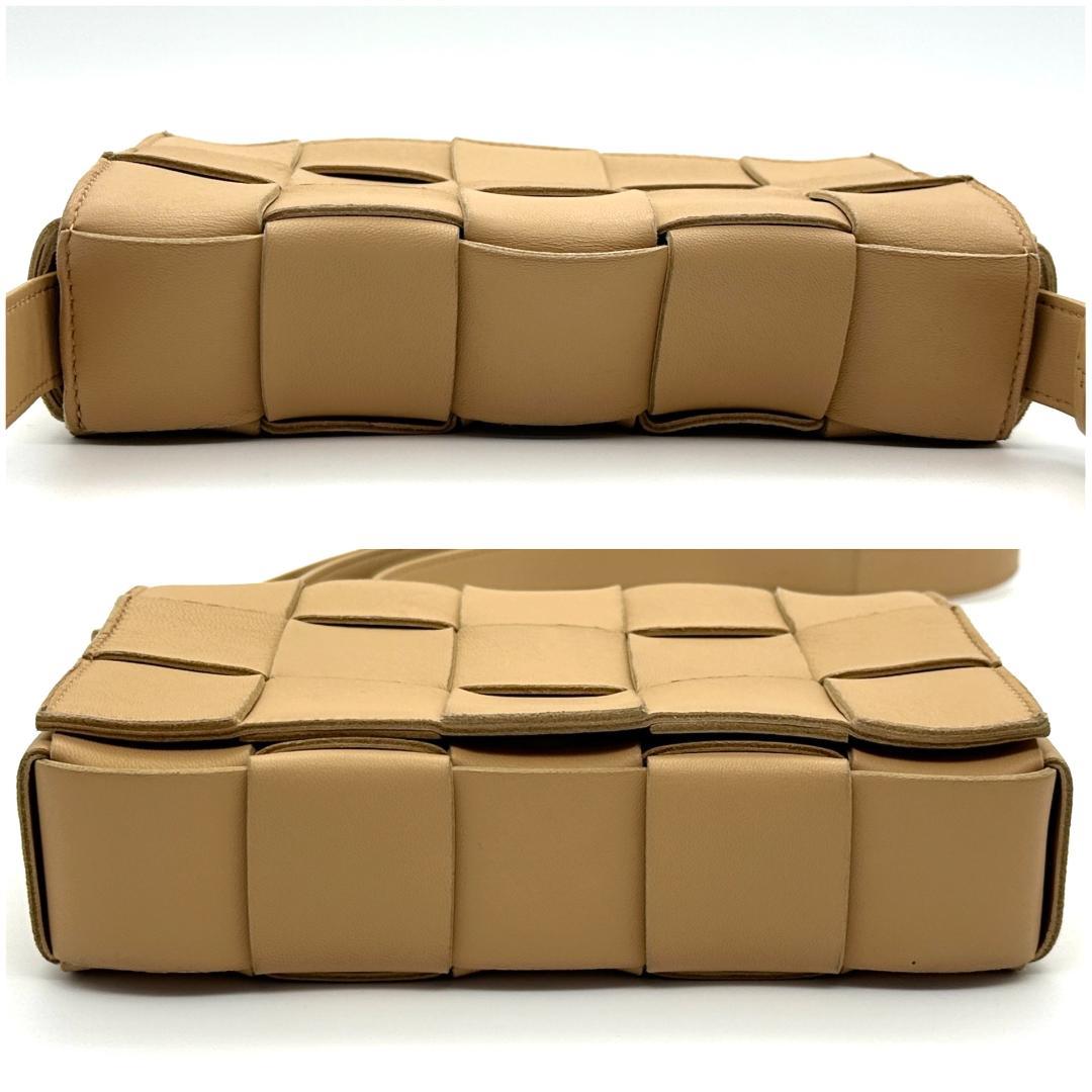 【極美品】ボッテガヴェネタ　マキシイントレチャート　カセット　ショルダーバッグ