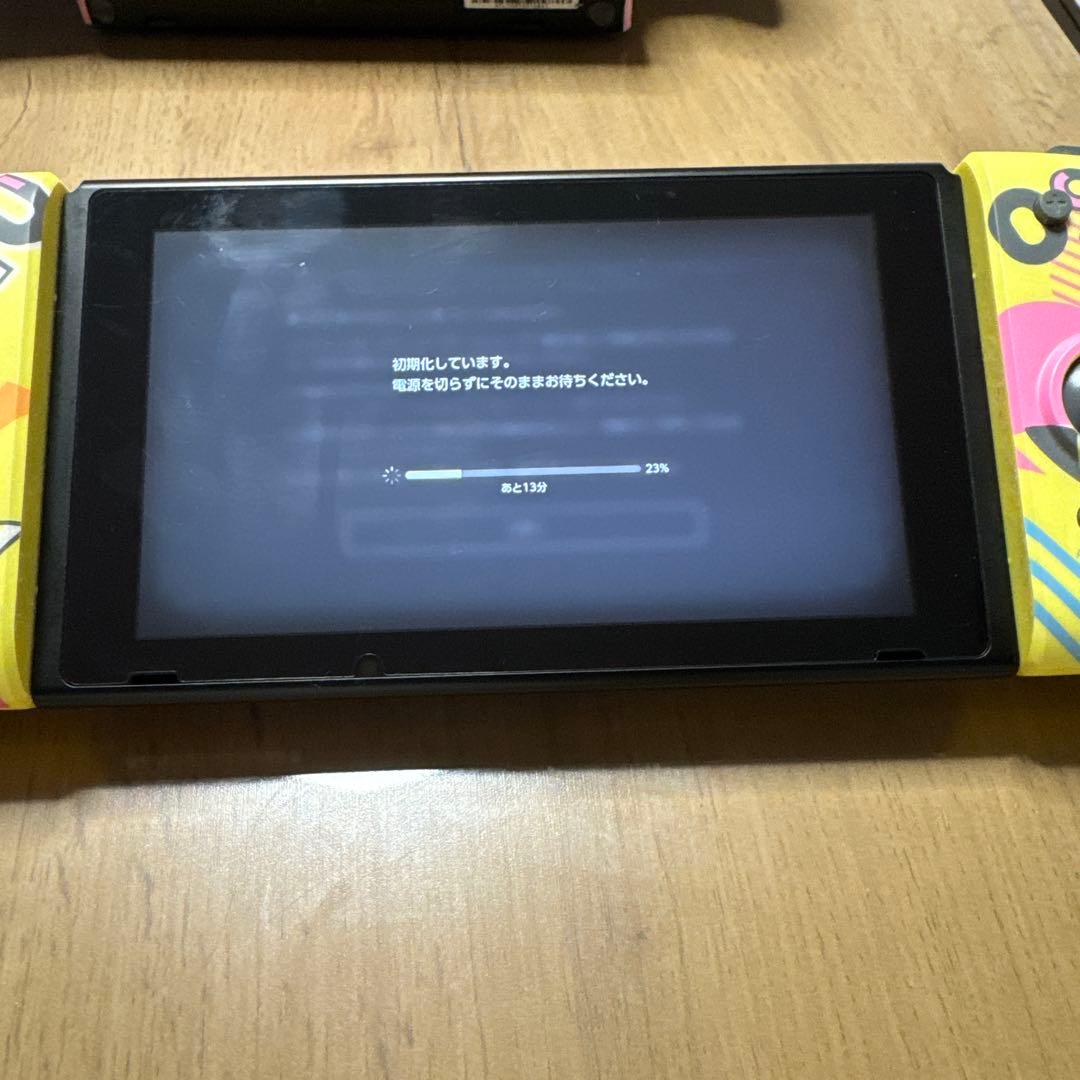 Nintendo Switch ピカチュウデザインコントローラー付き