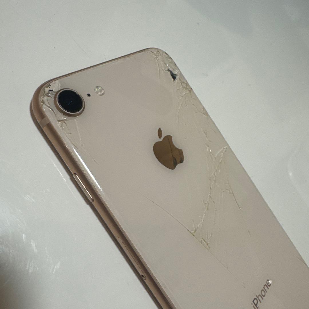 iPhone8 64GB SIMフリー 最大容量82％ 本体のみ 割れ有