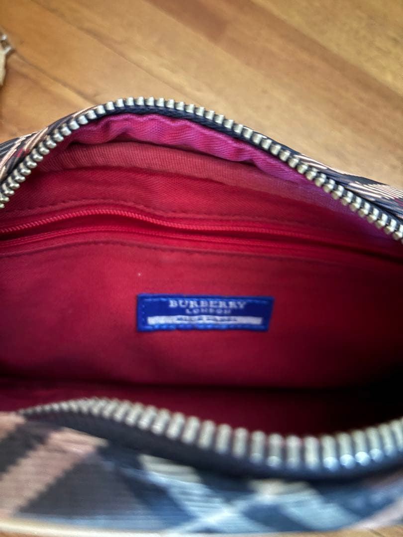 バーバリーブルーレーベル　ショルダーバッグ　ハートチャーム付き　※長期自宅保管品