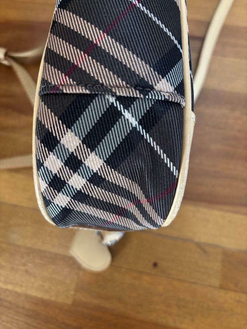 バーバリーブルーレーベル　ショルダーバッグ　ハートチャーム付き　※長期自宅保管品