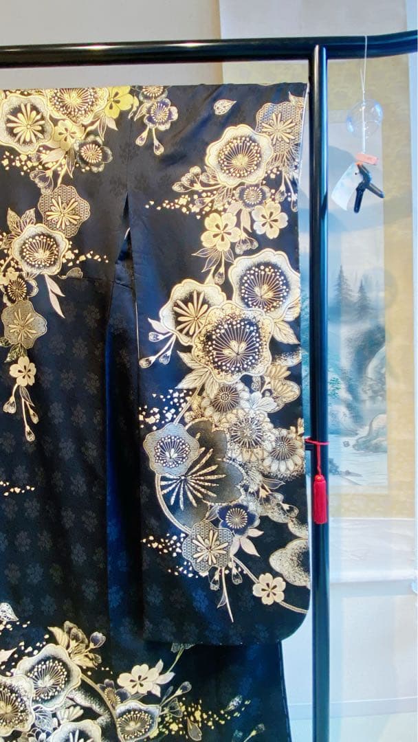 [喜織屋] ＊新品＊【豪華振袖】黒地 金彩 花柄文様 成人式 N2508150