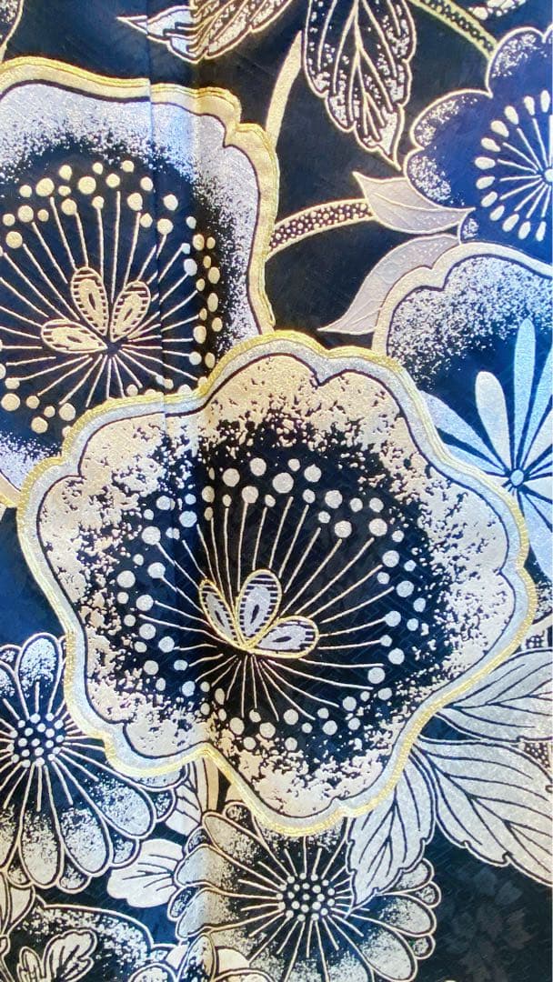 [喜織屋] ＊新品＊【豪華振袖】黒地 金彩 花柄文様 成人式 N2508150