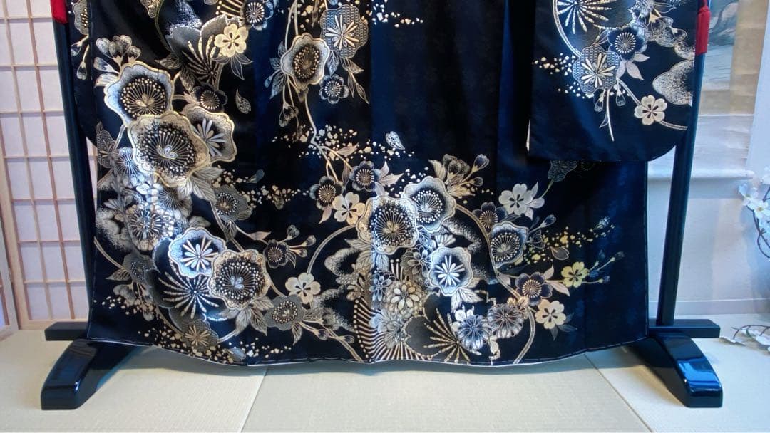 [喜織屋] ＊新品＊【豪華振袖】黒地 金彩 花柄文様 成人式 N2508150