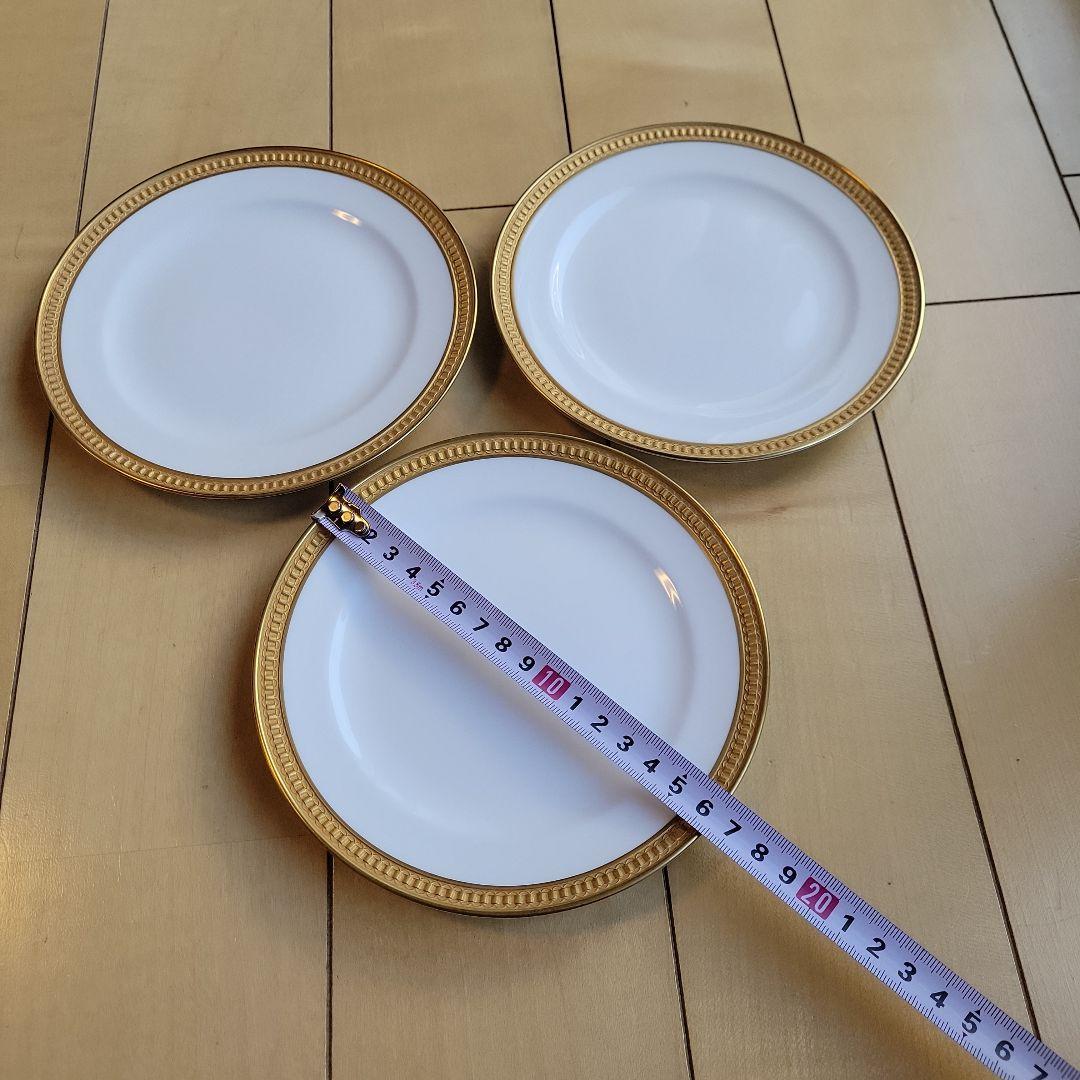 大倉陶園❹　クラウン　エンボス　ケーキ皿　3枚