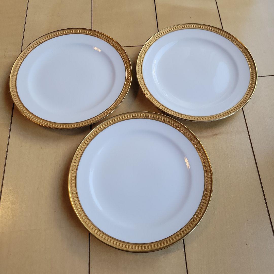 大倉陶園❹　クラウン　エンボス　ケーキ皿　3枚