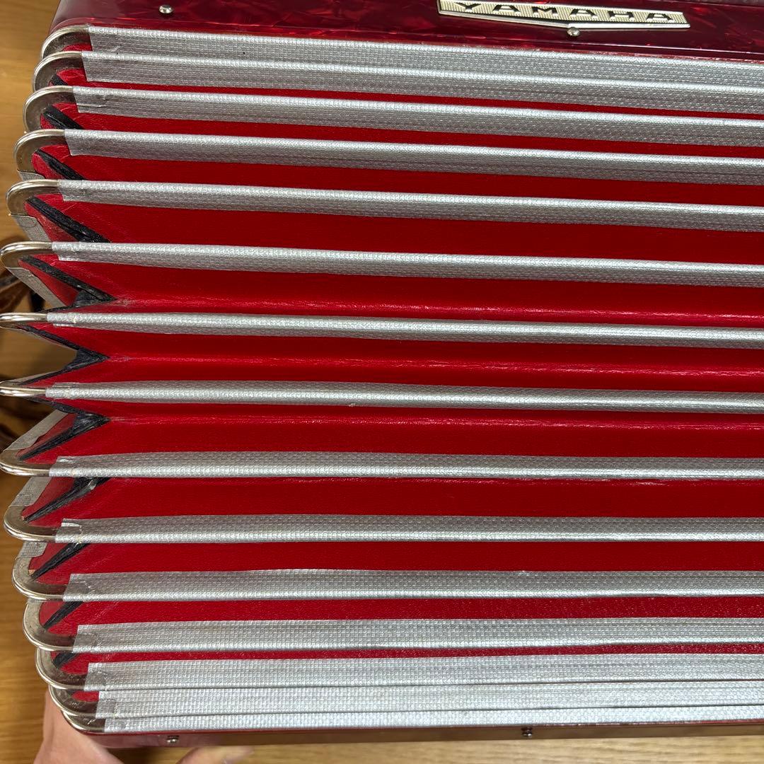 YAMAHA ヤマハ アコーディオン 32鍵盤 8905 ケース付　鍵無し