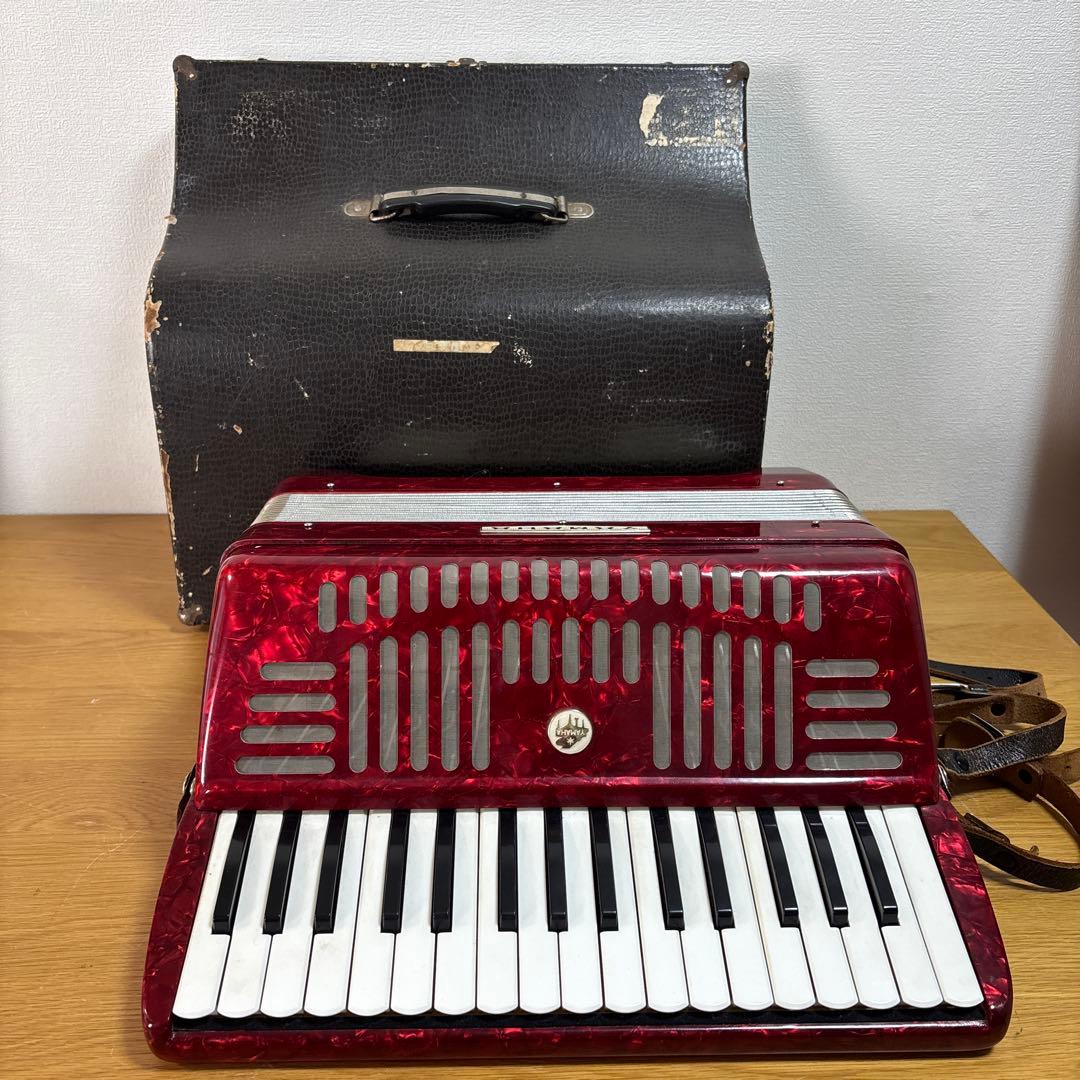 YAMAHA ヤマハ アコーディオン 32鍵盤 8905 ケース付　鍵無し