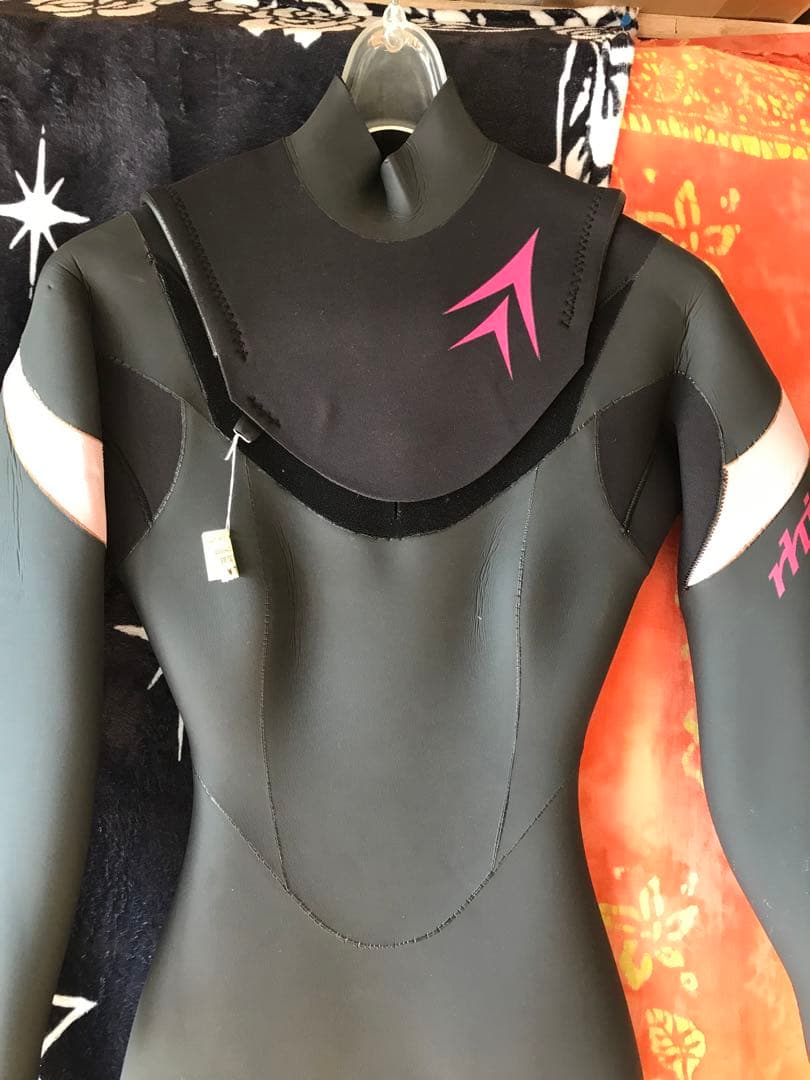 ライノチェイサー　セミドライ　レディースML 冬　サーフィン5/3