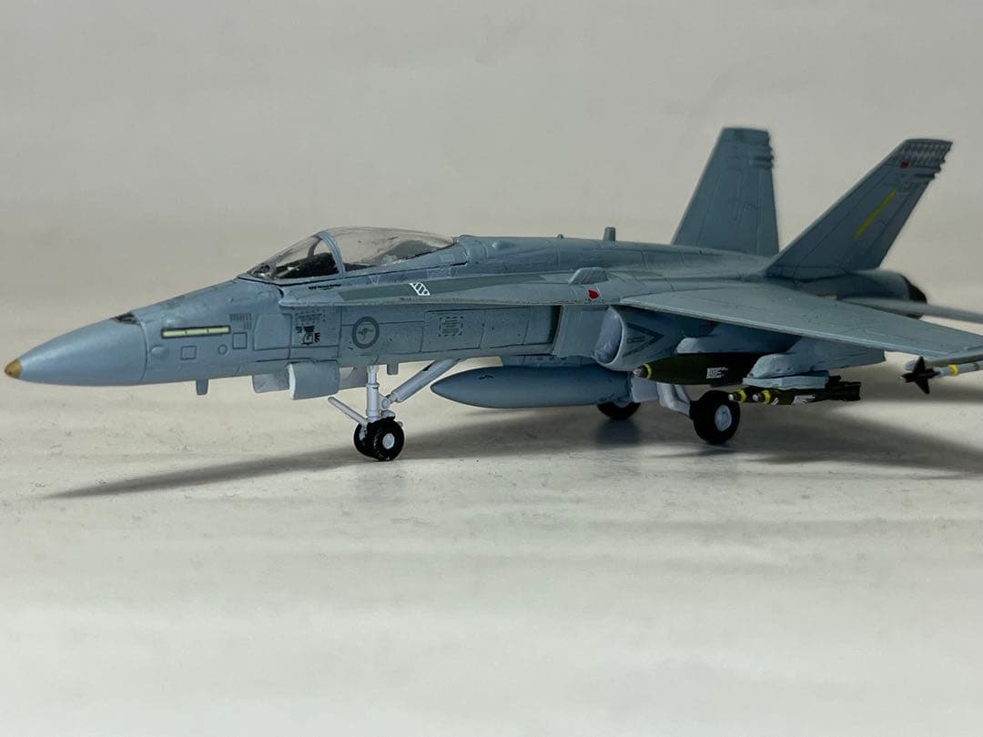 1/144 F/A-18A & 1/144 OP-3C （完成品）