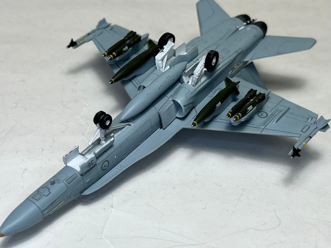 1/144 F/A-18A & 1/144 OP-3C （完成品）
