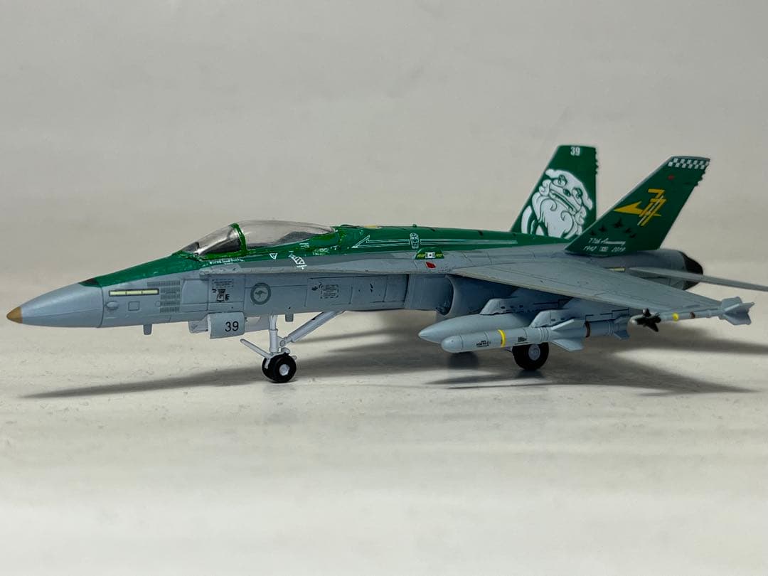 1/144 F/A-18A & 1/144 OP-3C （完成品）
