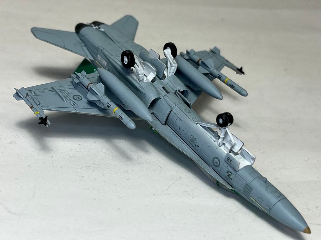 1/144 F/A-18A & 1/144 OP-3C （完成品）