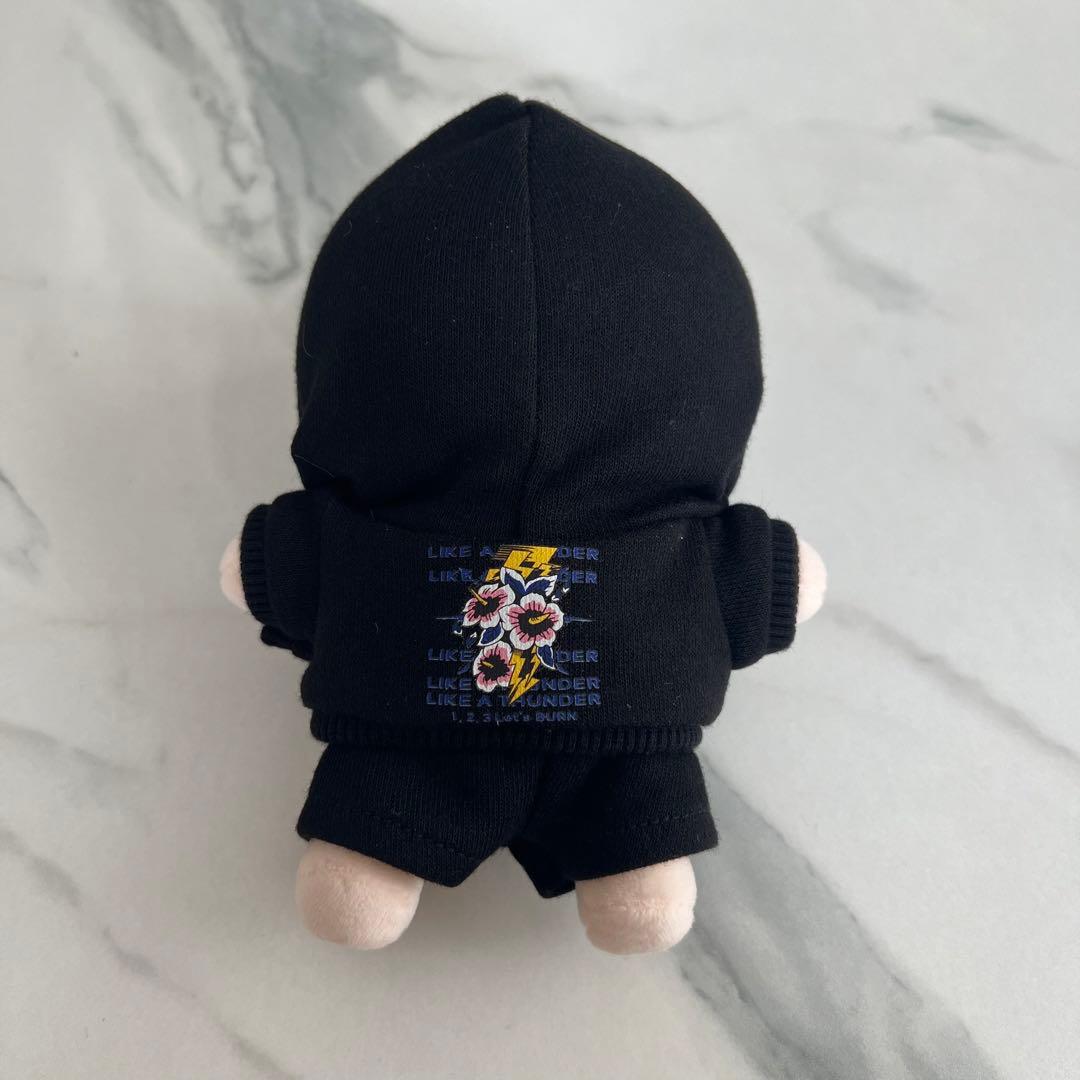 ATEEZ ユノ ぬいぐるみ 本体 洋服 セット 15cm