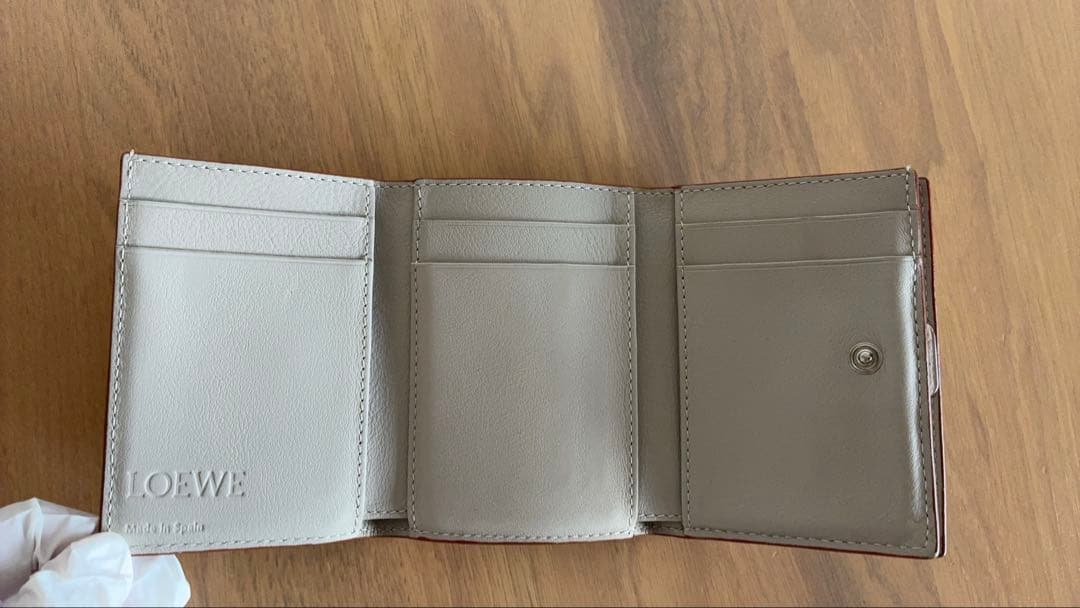 限定価格★LOEWE ロエベ 三つ折り財布 ライトゴースト コンパクト ミニ財布