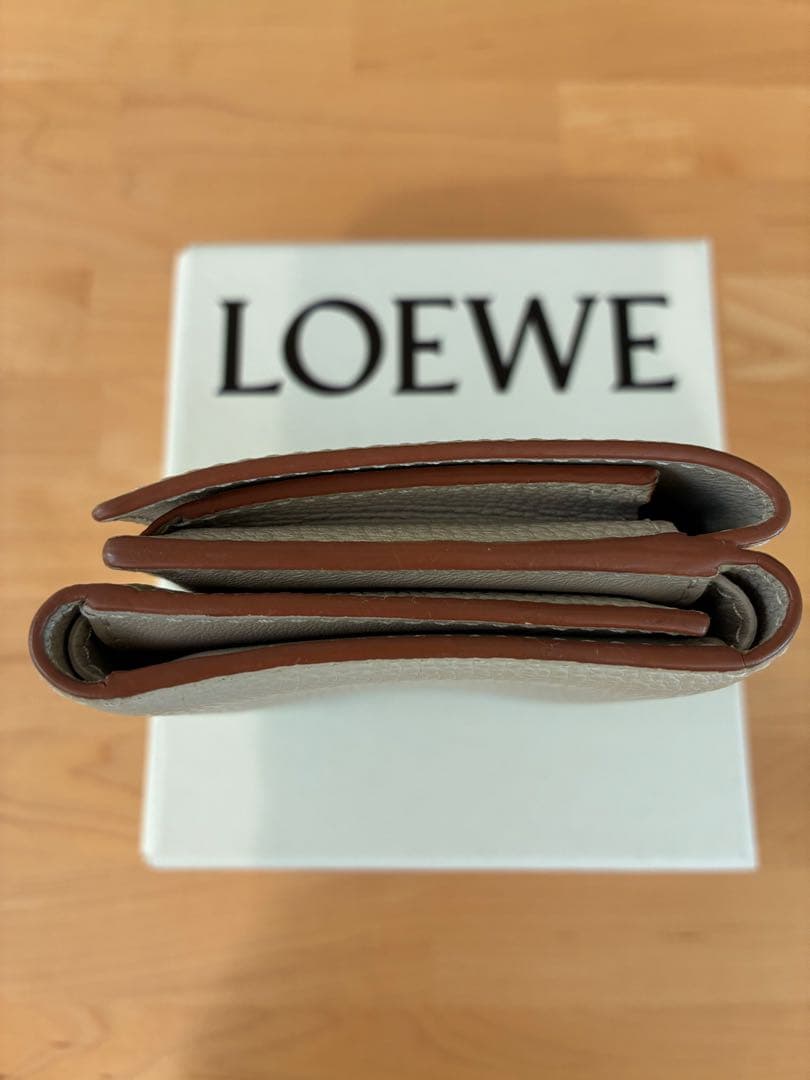 限定価格★LOEWE ロエベ 三つ折り財布 ライトゴースト コンパクト ミニ財布