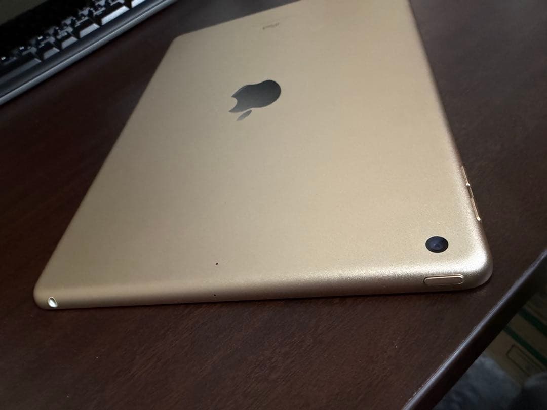 [値下げしました]iPad 第5世代 32GB WI-FI 本体のみ