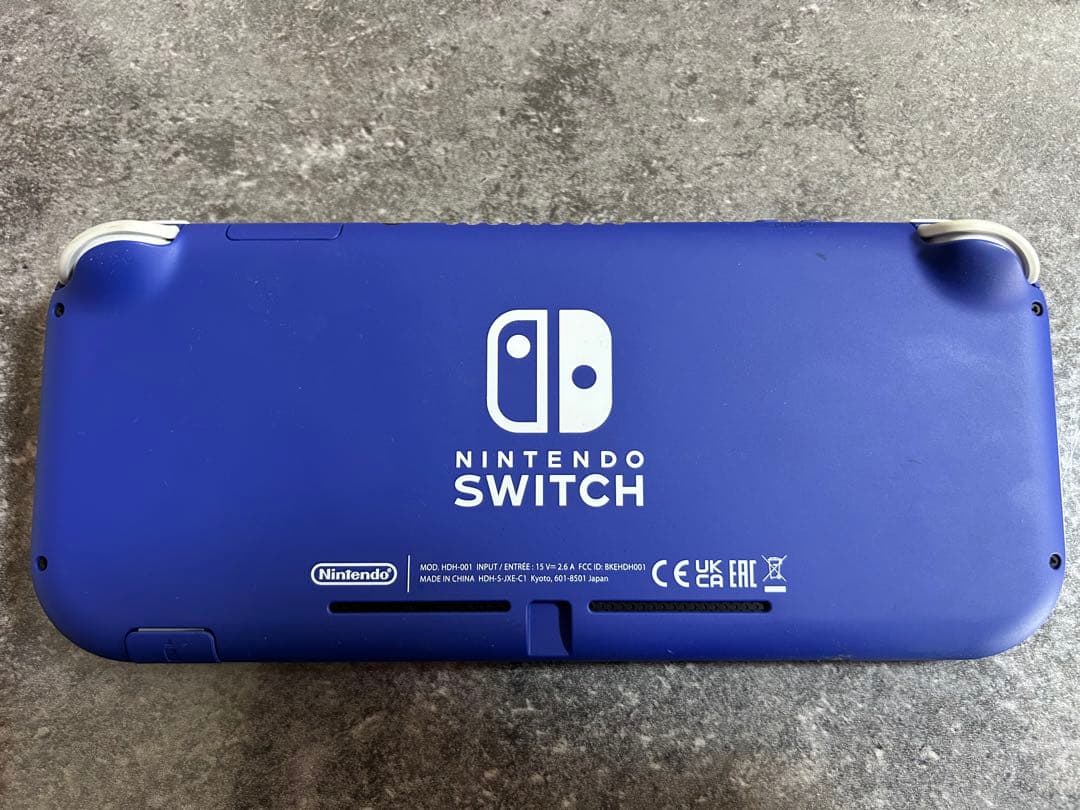 美品 Nintendo Switch light ブルー 本体 ケース付き