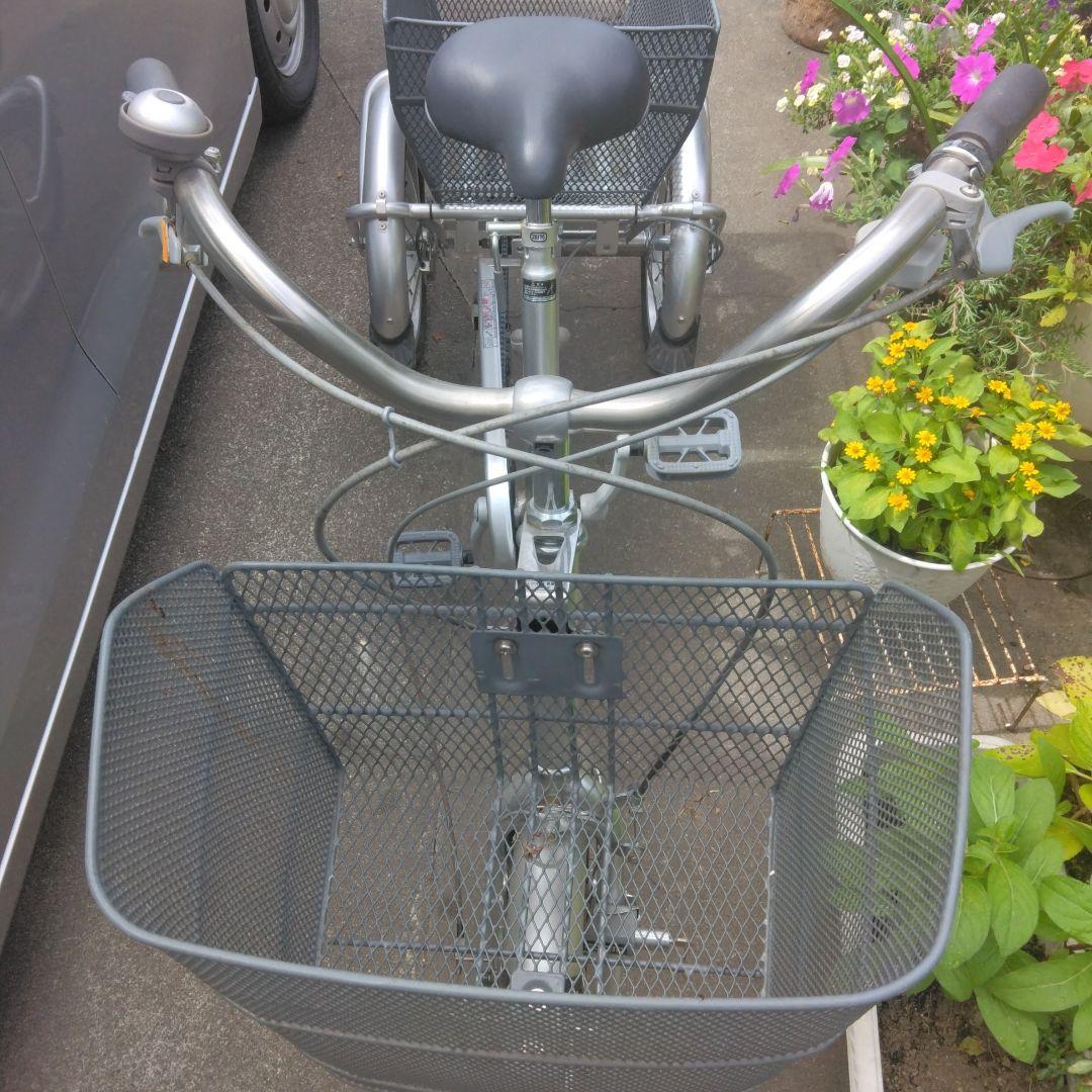 グレー メッシュデザイン 前かご後ろカゴつき三輪車