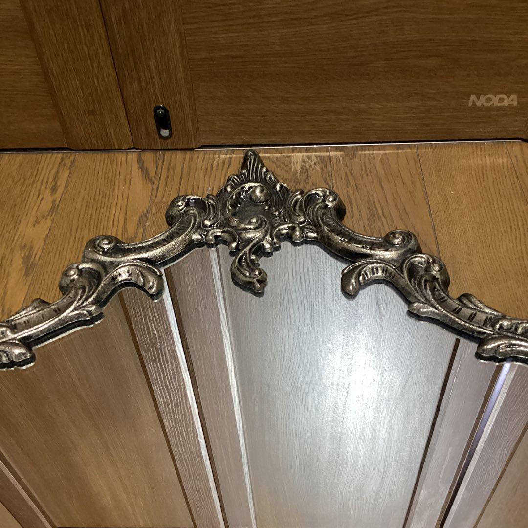 ロココ調　鏡　ミラー　アンティーク加工　壁掛けミラー　玄関鏡