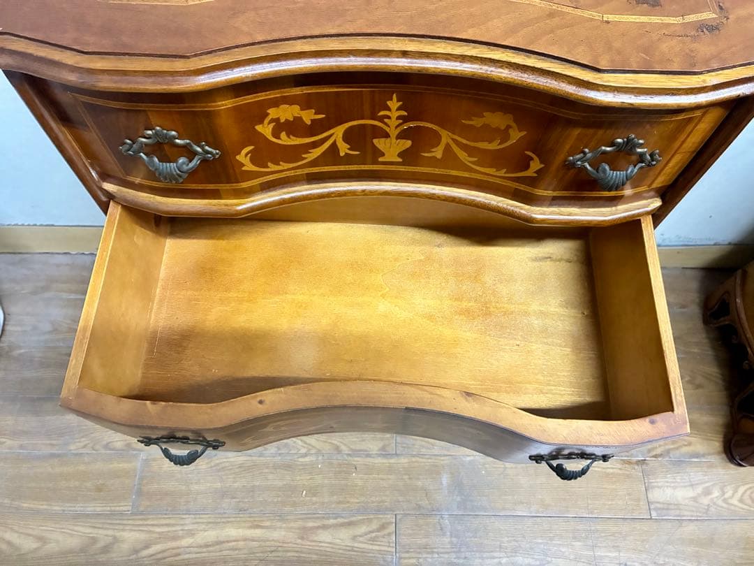 管452☆イタリア製☆アンティーク☆象嵌細工☆猫脚☆3段チェスト