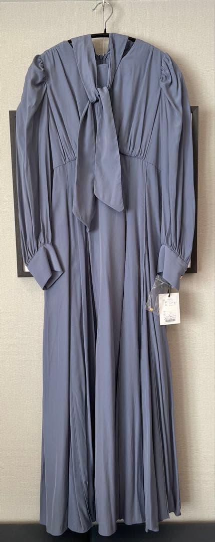【おまけ付き】herlipto Rocco Tie Satin Dress