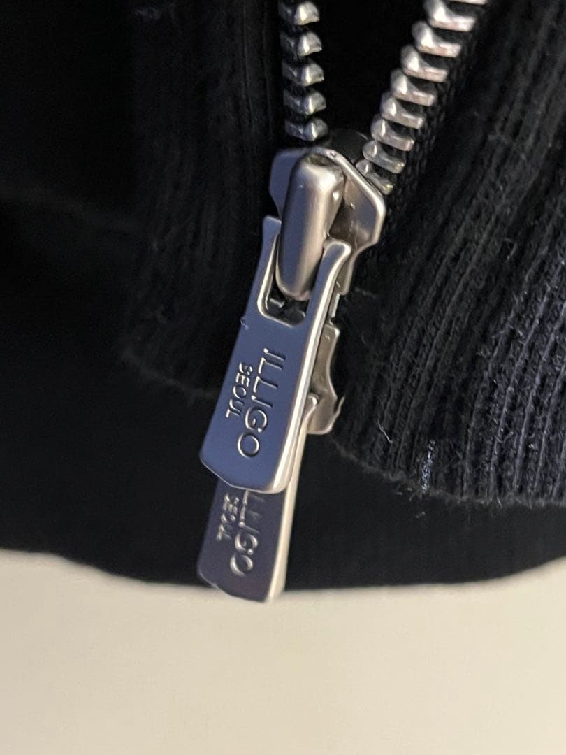 ILLIGO ブラックパーカーM