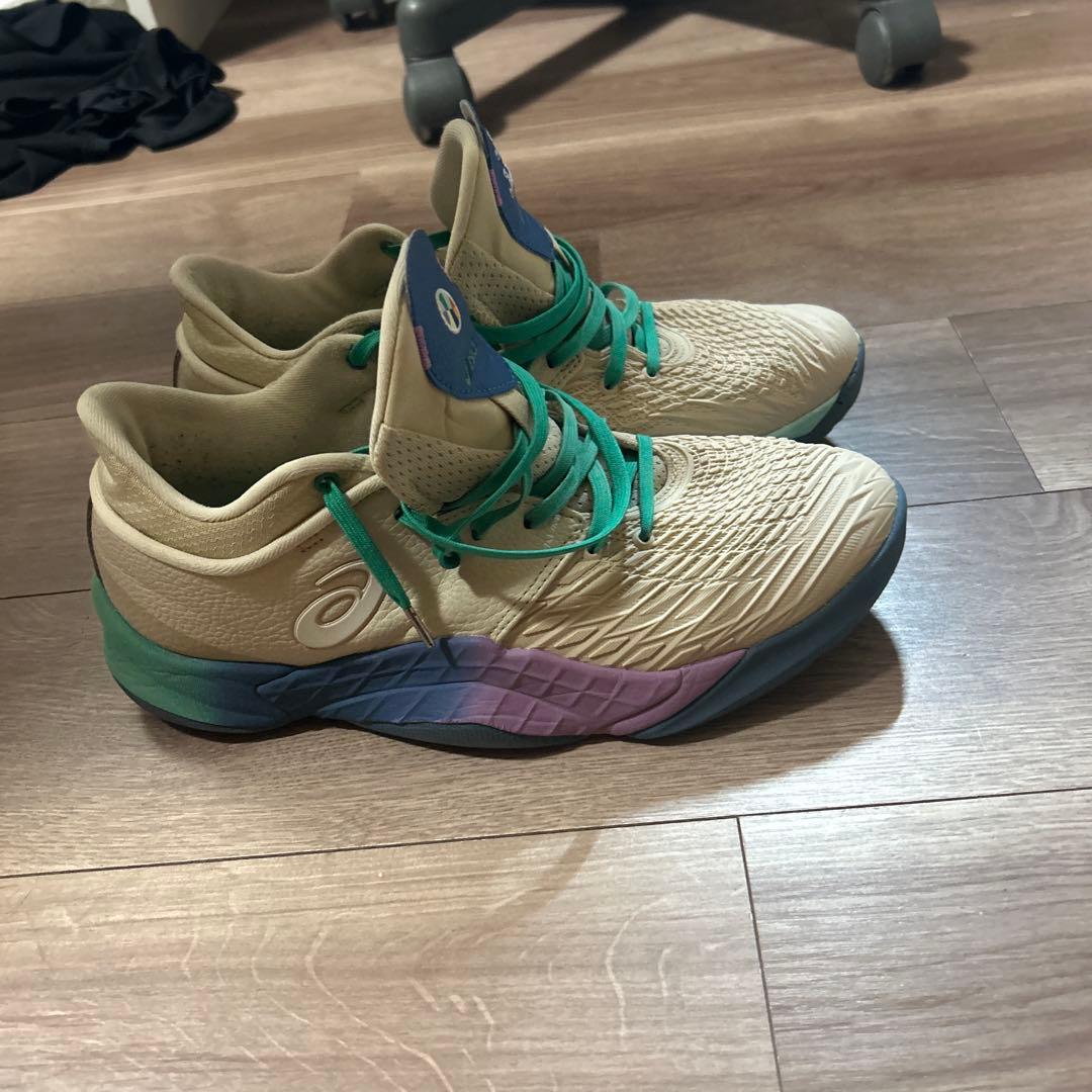 ASICS バスケットボールシューズ ベージュ/グリーン/パープル