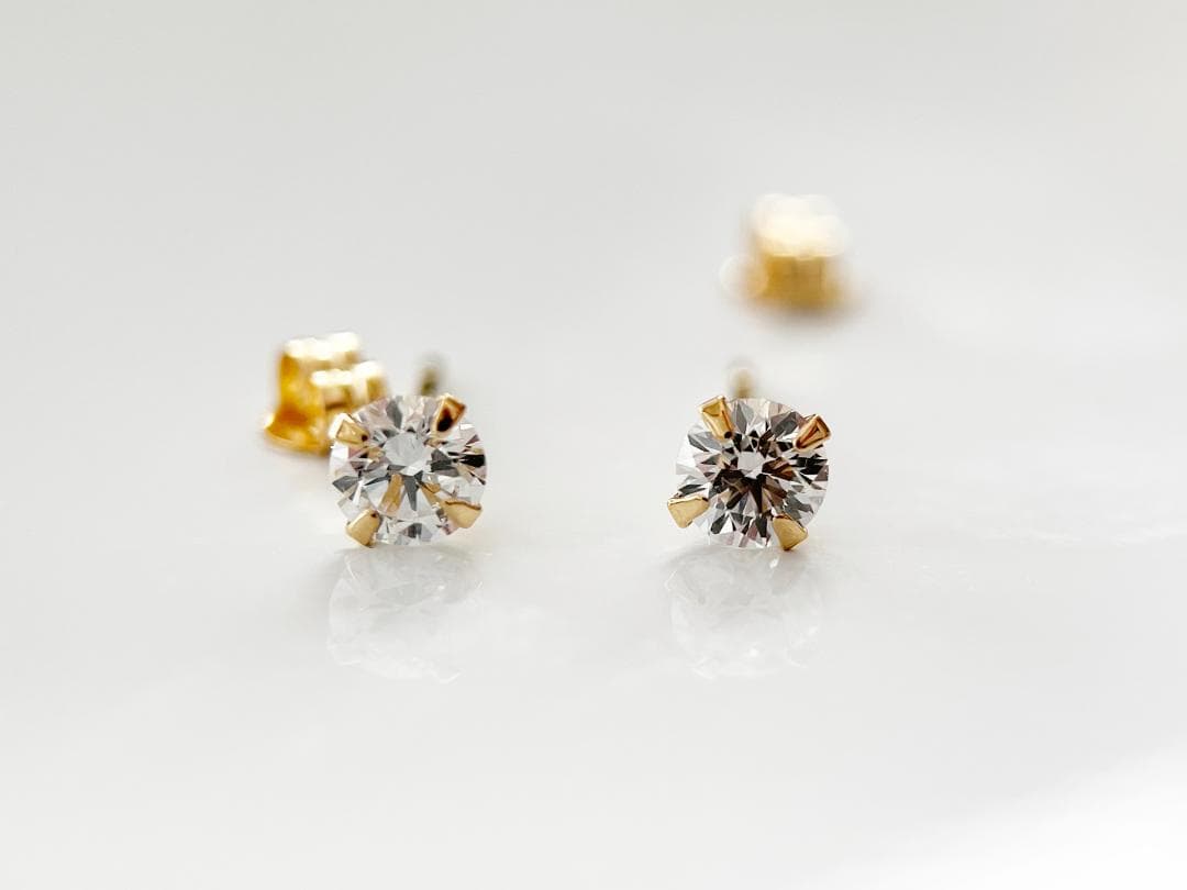 【新品／鑑別書付き】K18 ラボグロウンダイヤモンド ピアス 0.34ct