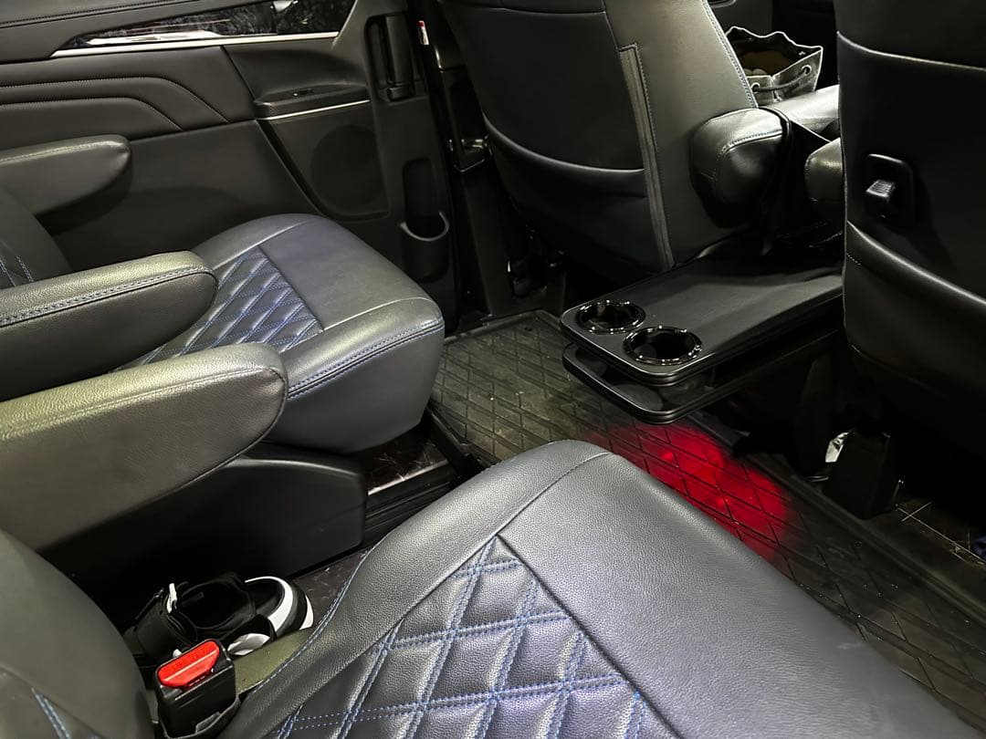 MADLYS リア　テーブル　デリカD5 マドリス