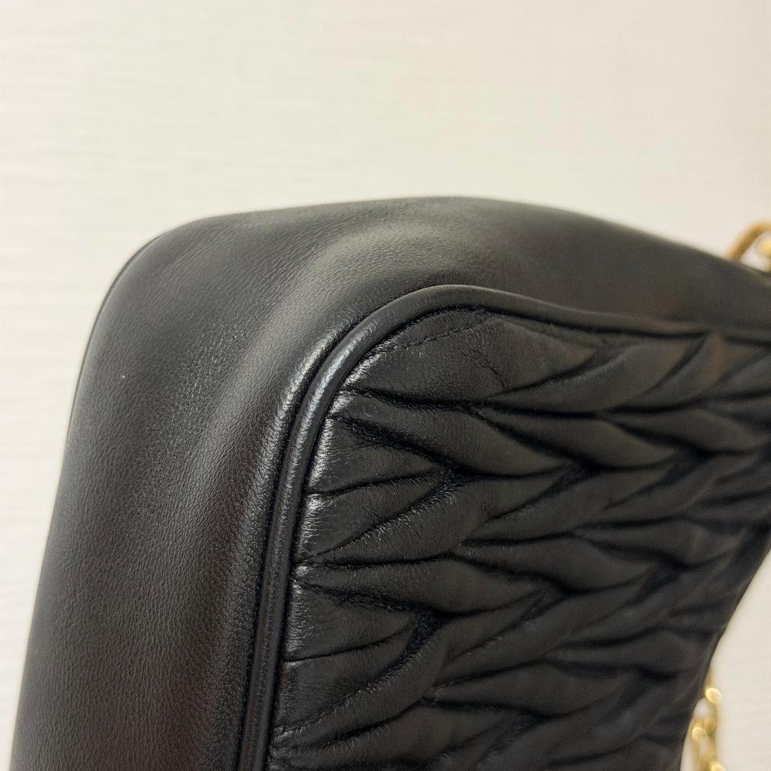 専用MIUMIU ミュウミュウ マテラッセレザー ショルダーバッグ ポシェット