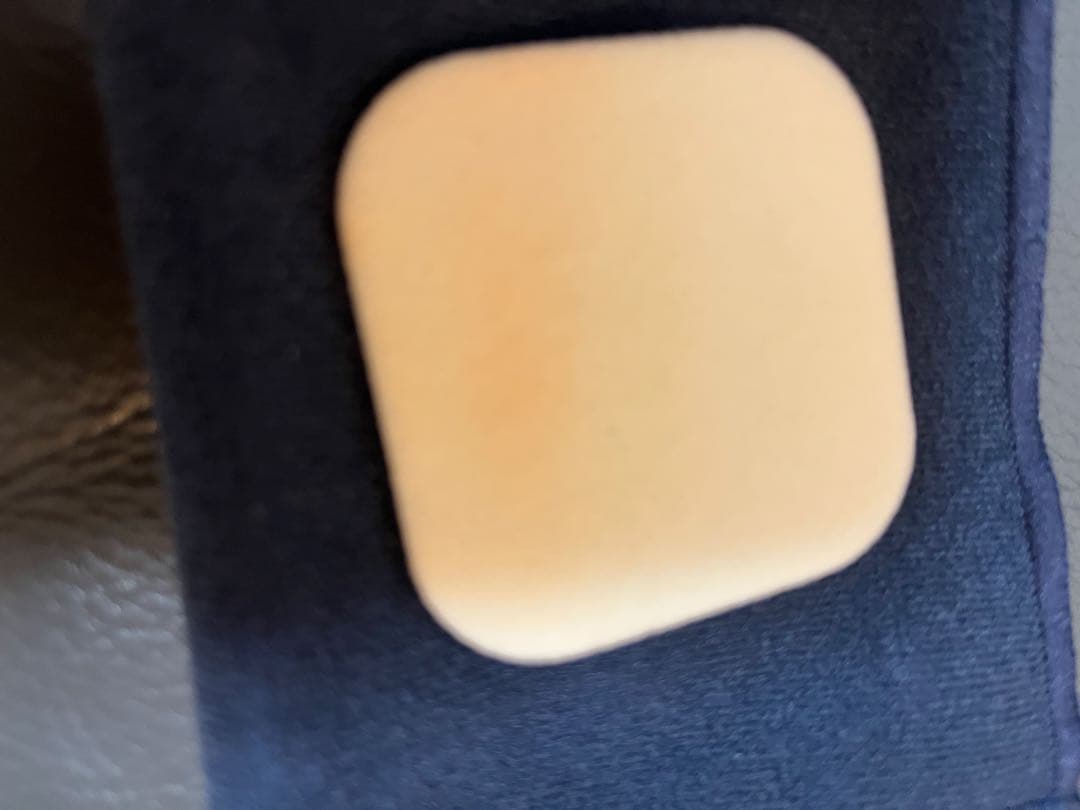 ふらふら様クレ・ド・ポー ボーテ プードルコンパクトエサンシエルn