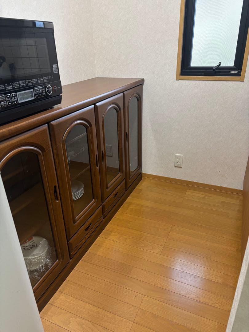 木製キッチンボード　食器戸棚　キャビネット