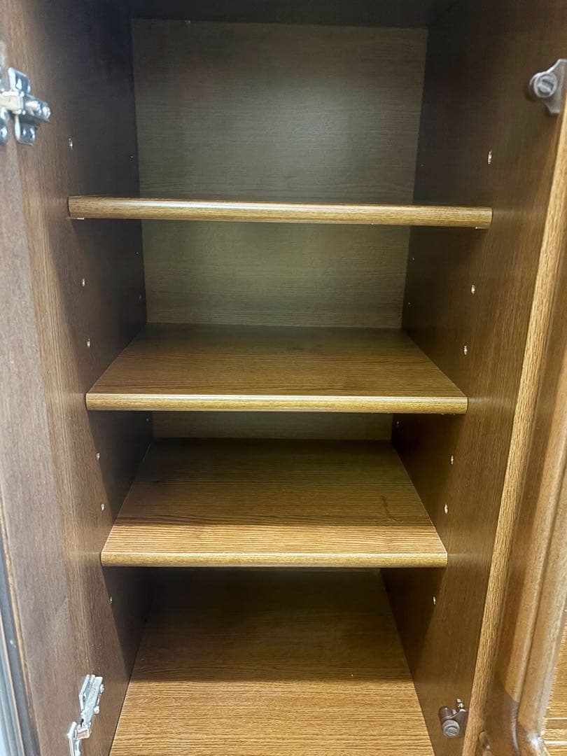 木製キッチンボード　食器戸棚　キャビネット