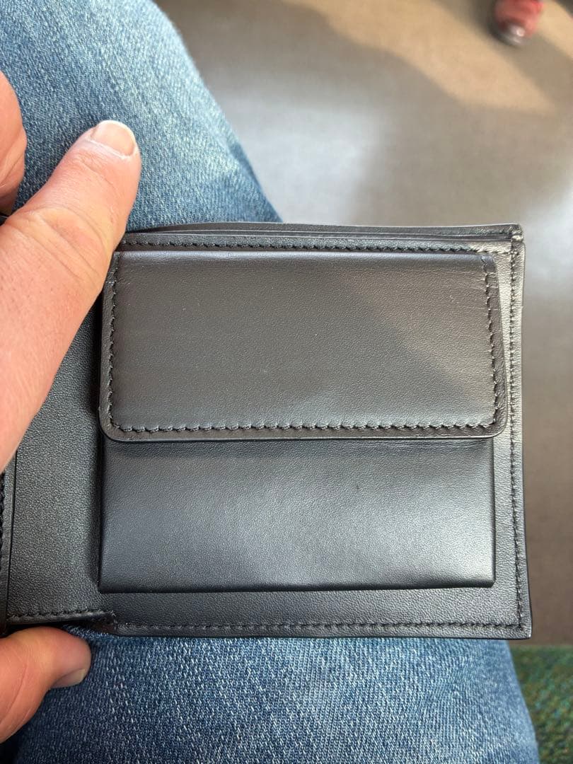 最終値下げLOEWE 二つ折り財布 ブラック