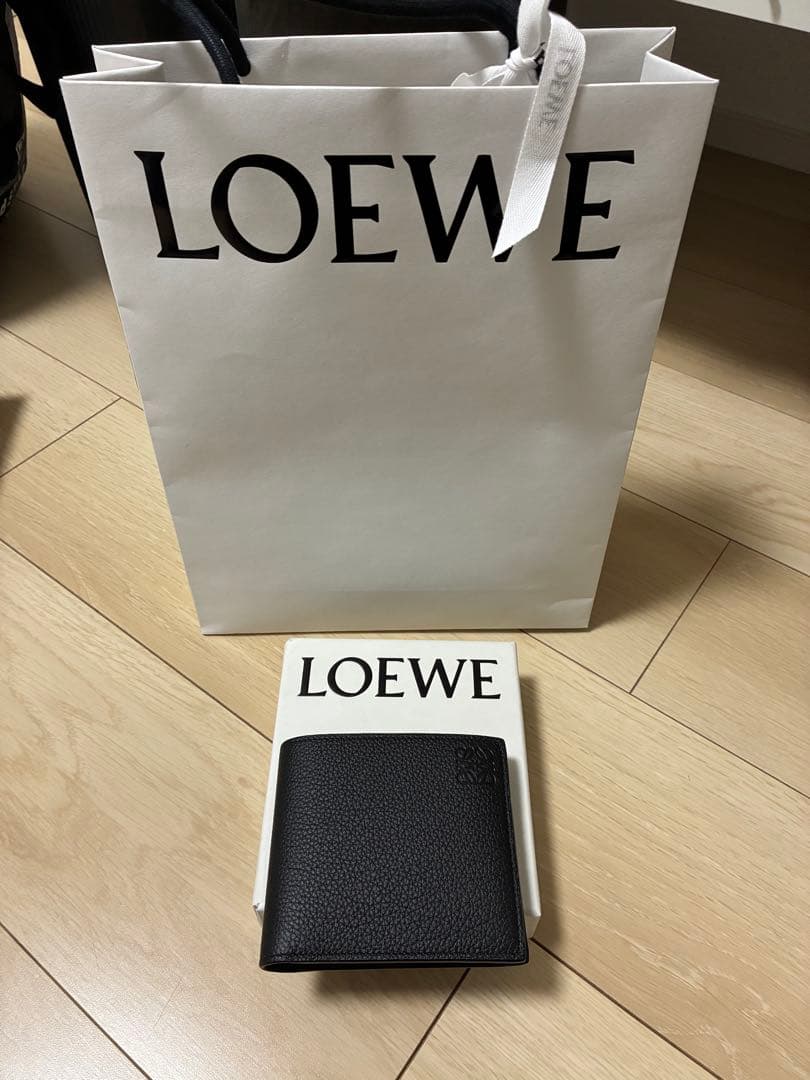 最終値下げLOEWE 二つ折り財布 ブラック