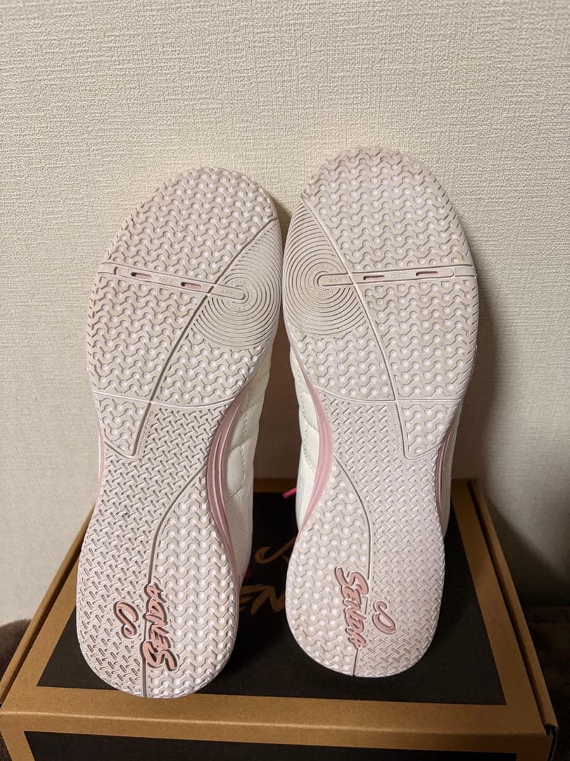 SENDA フットサルシューズ ホワイト/ピンク　26.0