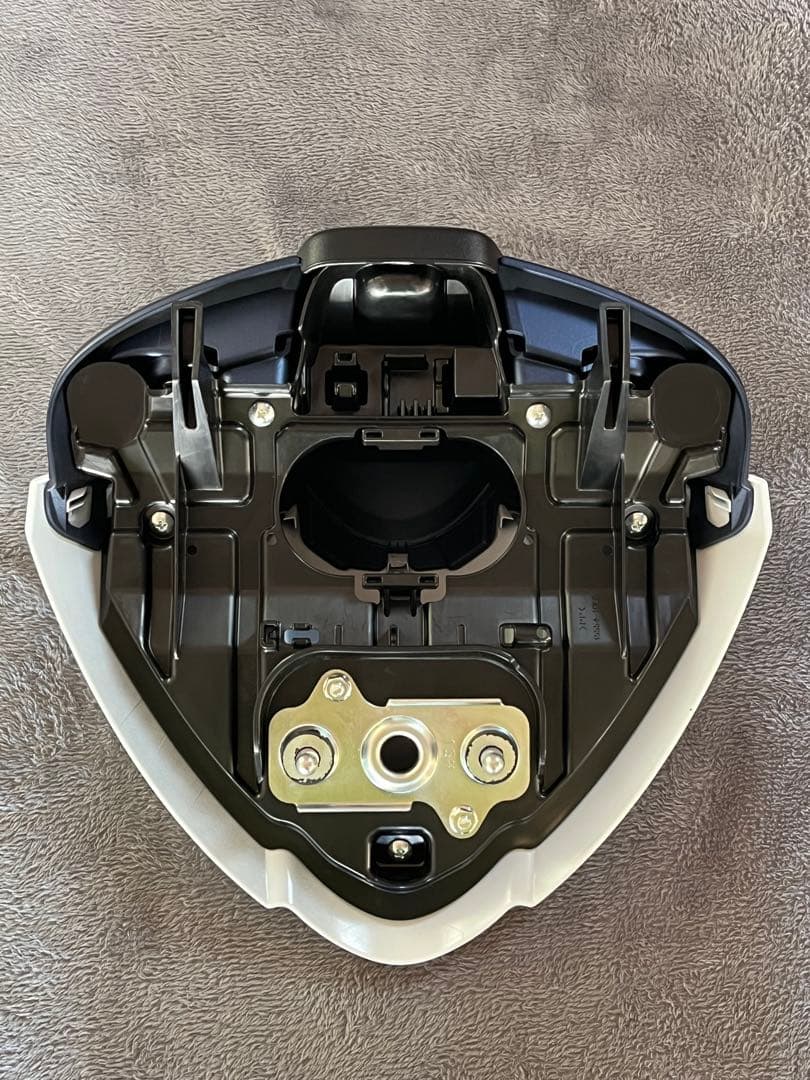 隼 シングルシートカウル 未使用に近い スズキ ハヤブサ hayabusa 美品