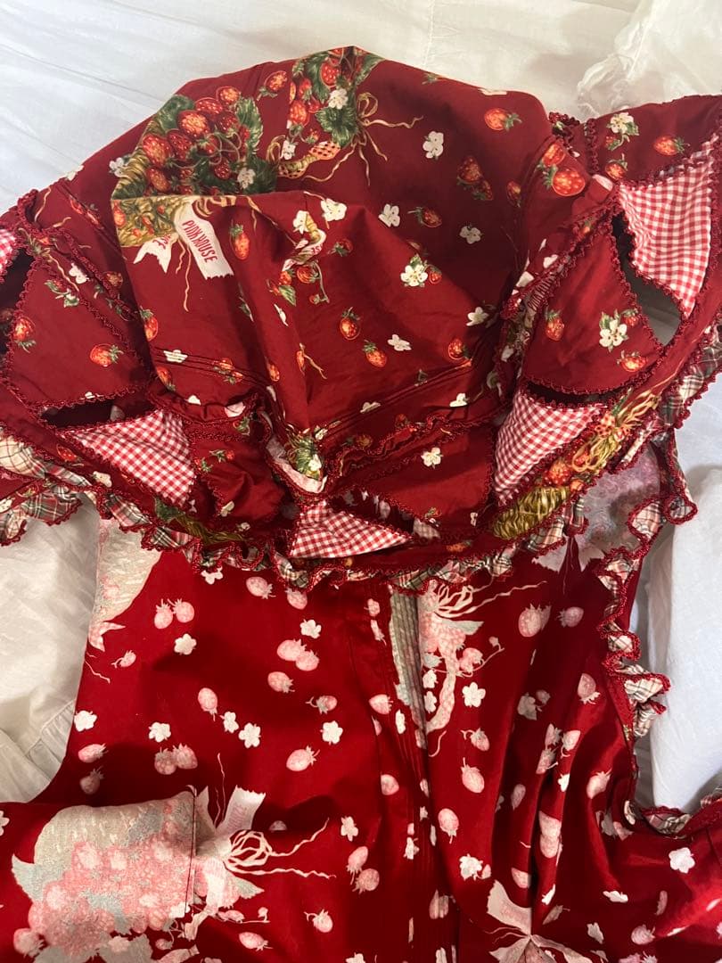 ピンクハウス　フード付きベスト　ロイヤルクイーンベリー柄