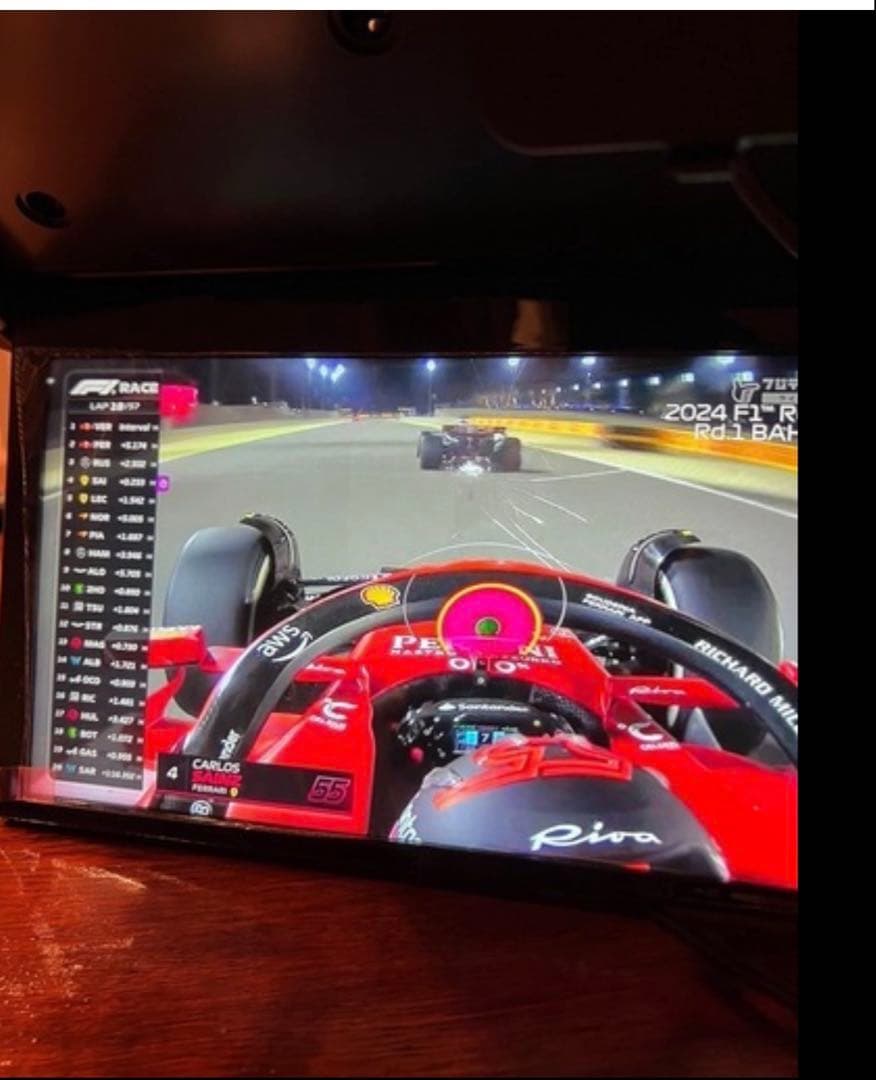 13.3インチフリップダウンモニター！