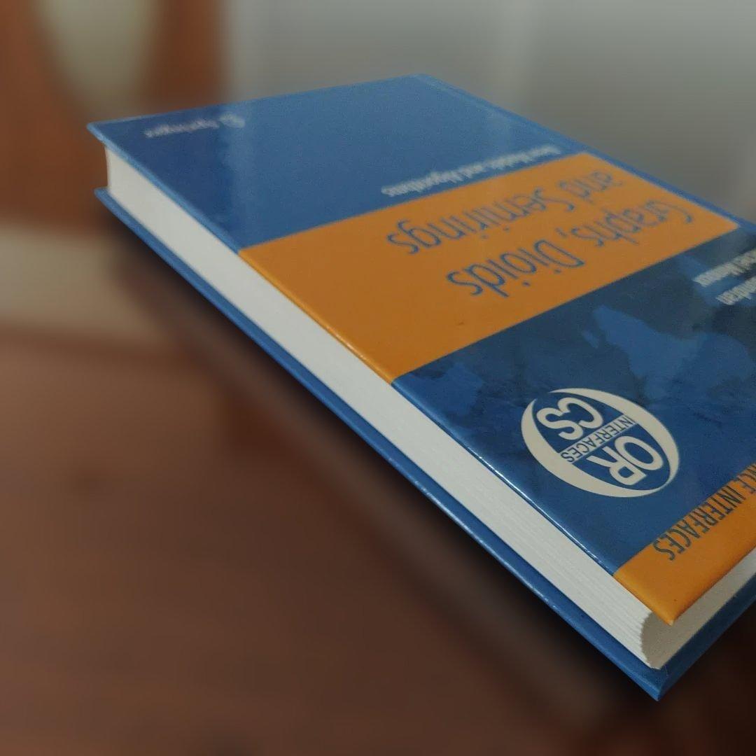 洋書 Graphs, Dioids and Semirings