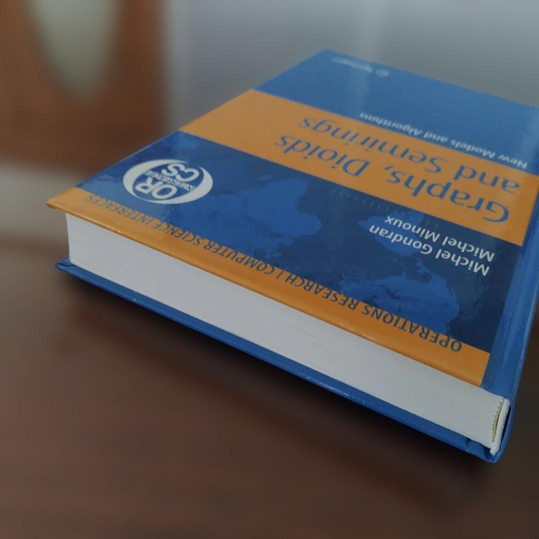 洋書 Graphs, Dioids and Semirings