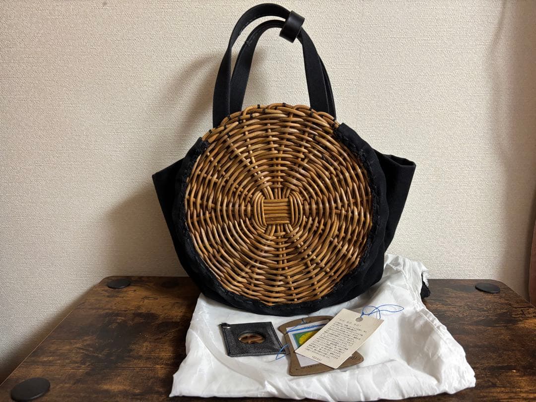 eb.a.gos エバゴス　キャンバス×紅籐　かごバッグ　円形