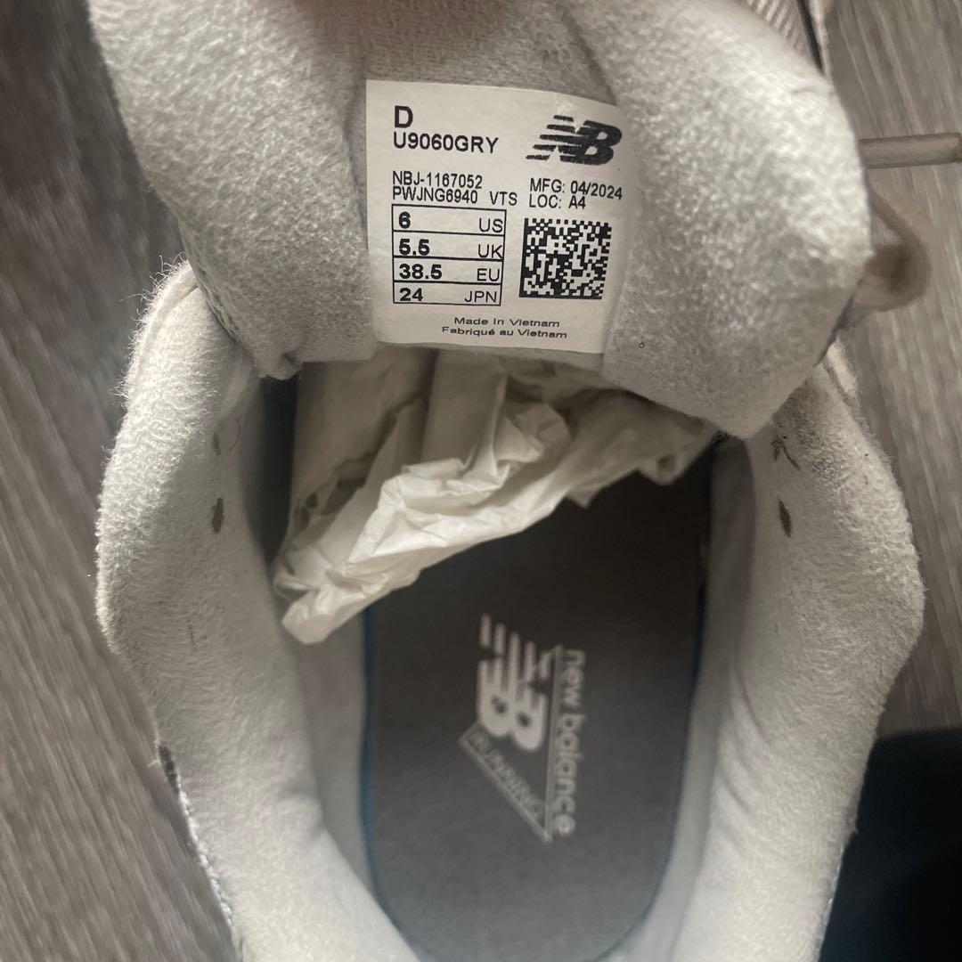 靴 New Balance U9060GRY 24Cm