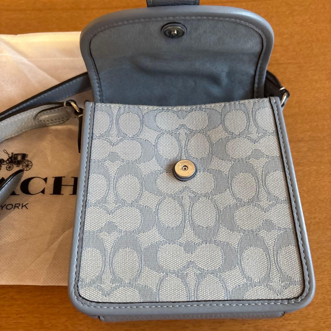 値下げ！COACH ライトブルー ショルダーバッグ