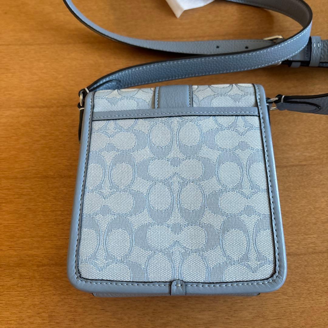 値下げ！COACH ライトブルー ショルダーバッグ
