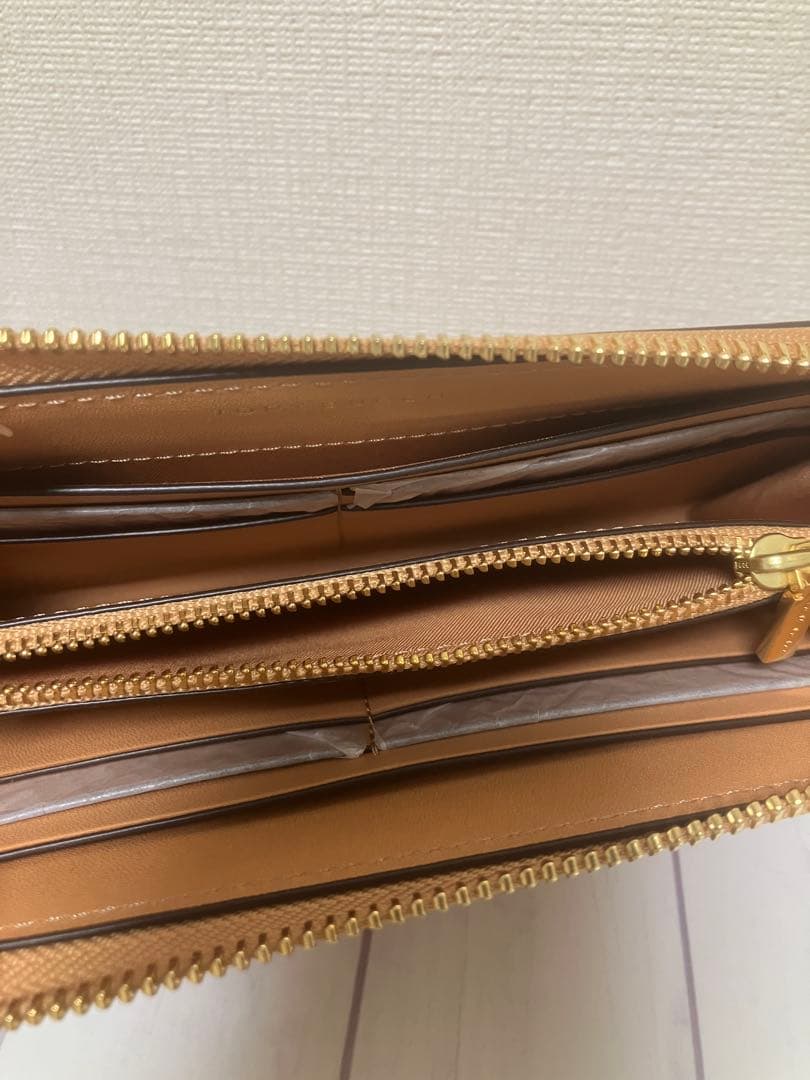 【未使用保管品】トリーバーチ　長財布　レタープリント　ラウンドジップ