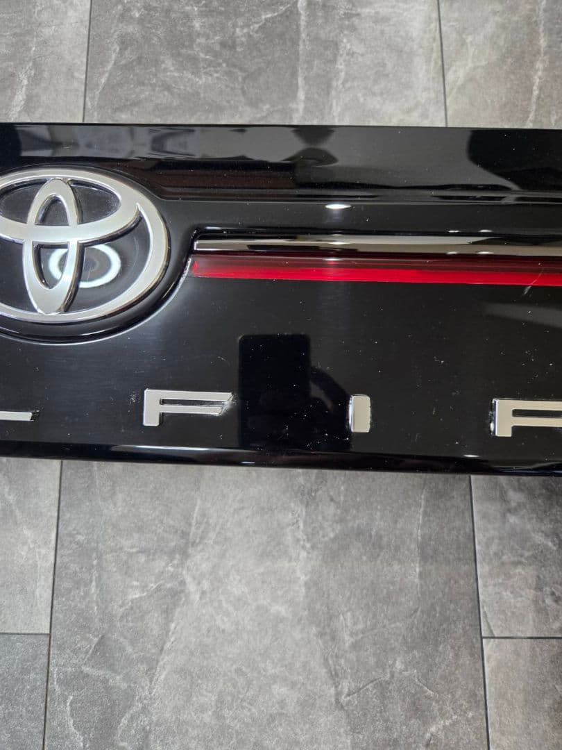 トヨタ　40系　ヴェルファイア　リアガーニッシュ　テールランプ