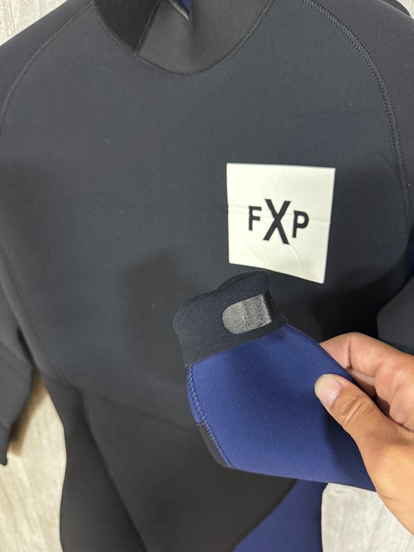 未使用FLASH PACKER ウェットスーツAM-TYPE ジャーフルLサイズ